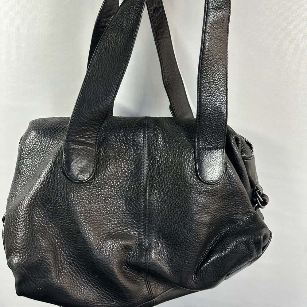 Black Leather Shoulder Bag | lorella pagano - Picture 4 of 5